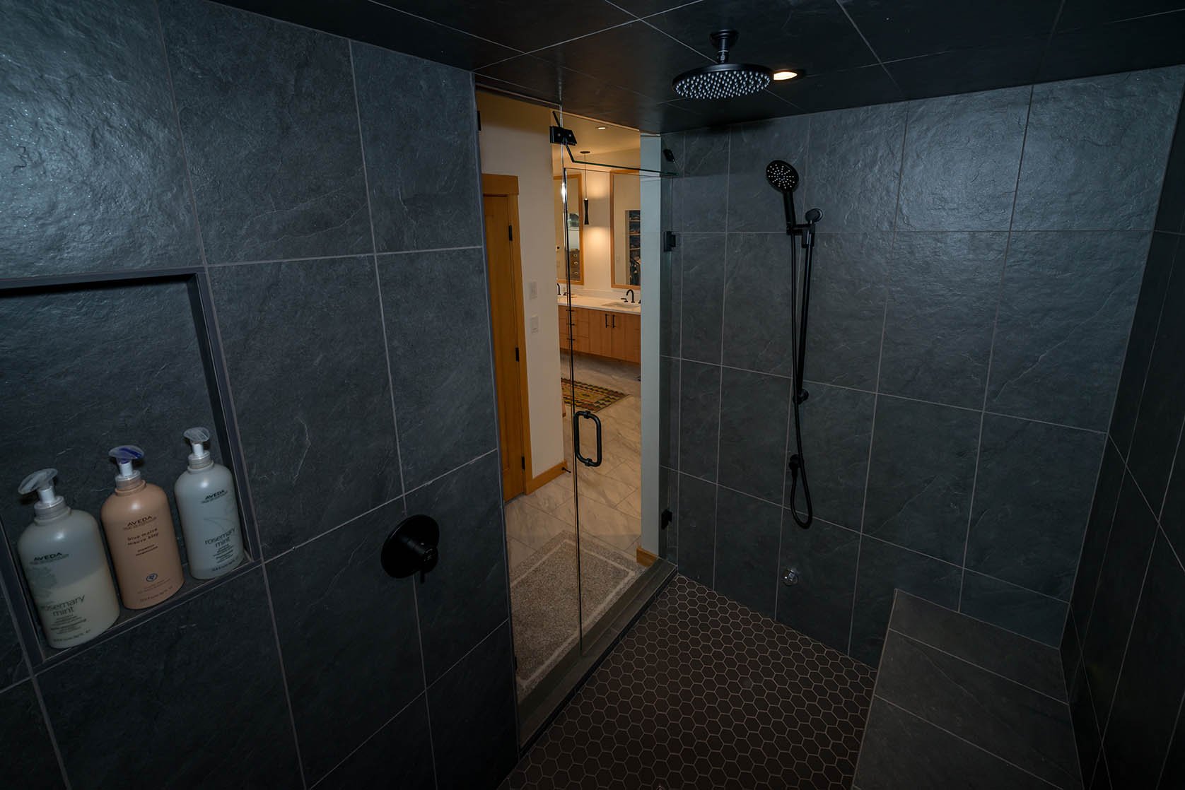 Large Shower with Rain Showerhead