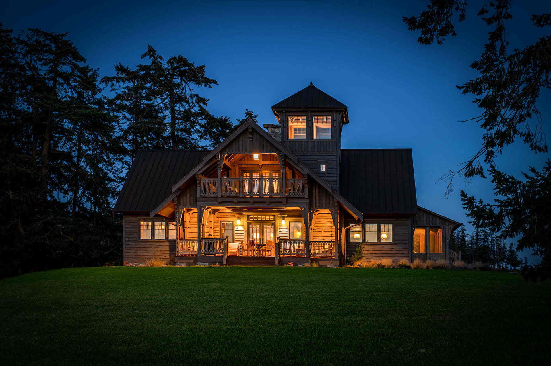 Beautiful Custom Home in Gulf Islands, BC